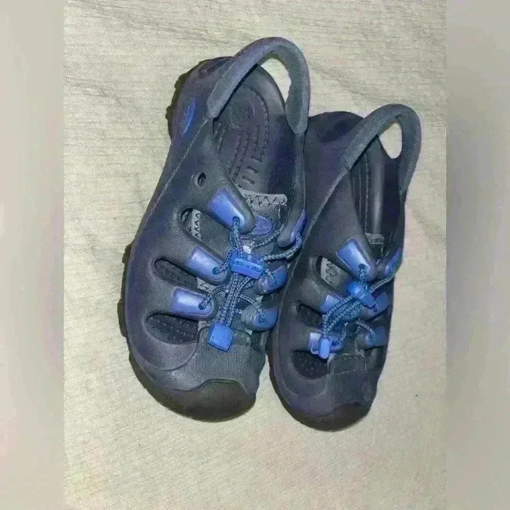 Kid crocs